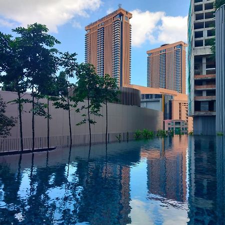 Lotus Infinity Pool At Lucentia Apartment Kuala Lumpur Bagian luar foto